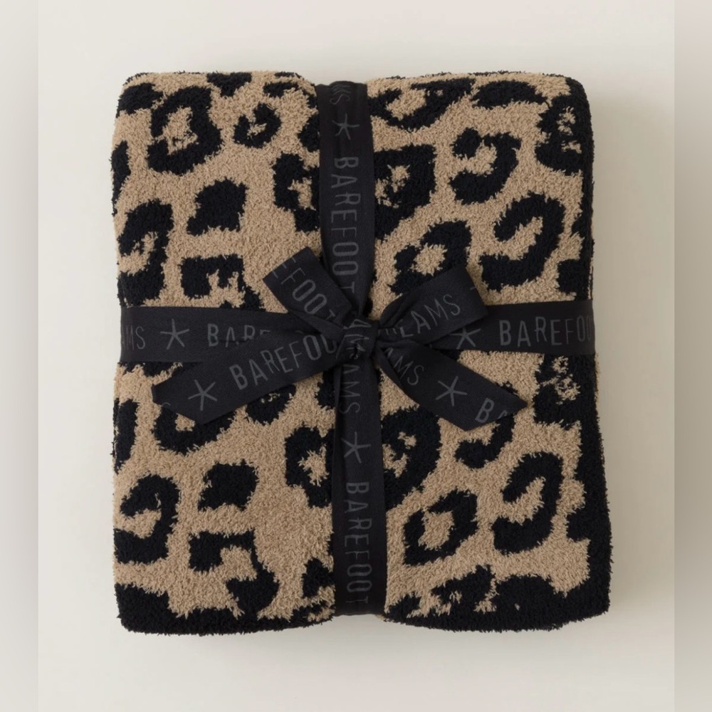 •NWT• Barefoot Dreams in the Wild Throw Blanket